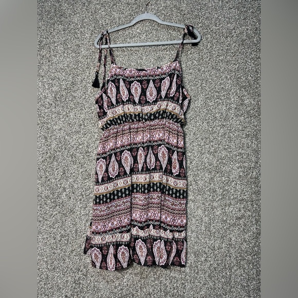 NWT Juniors' Live To Be Spoiled Tassel Tie Shoulder Skater Dress Size 1X - Picture 3 of 6